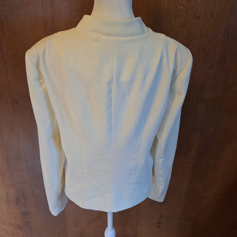 Ovi Cream Women's Blazer - Picture 4 of 4